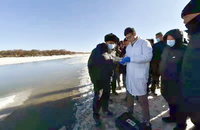 抓好黃河大保護(hù)、協(xié)同推進(jìn)大治理——劉坪書記現(xiàn)場指導(dǎo)調(diào)研天晟源環(huán)保監(jiān)測工作